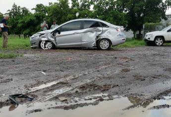 Tráiler choca a pareja de adultos mayores en «El Trébol» de Los Mochis