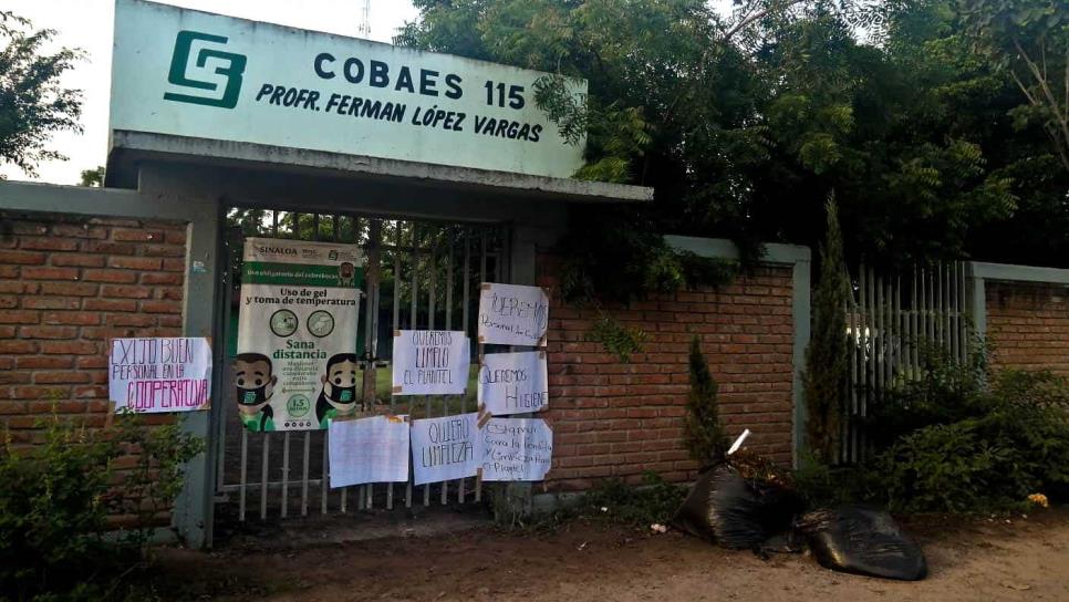 Estudiantes del Cobaes 115 se van a huelga; autoridades estatales los atienden