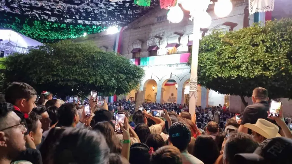 Mi banda el Mexicano y Alegres de la Sierra llevan la euforia a El Fuerte