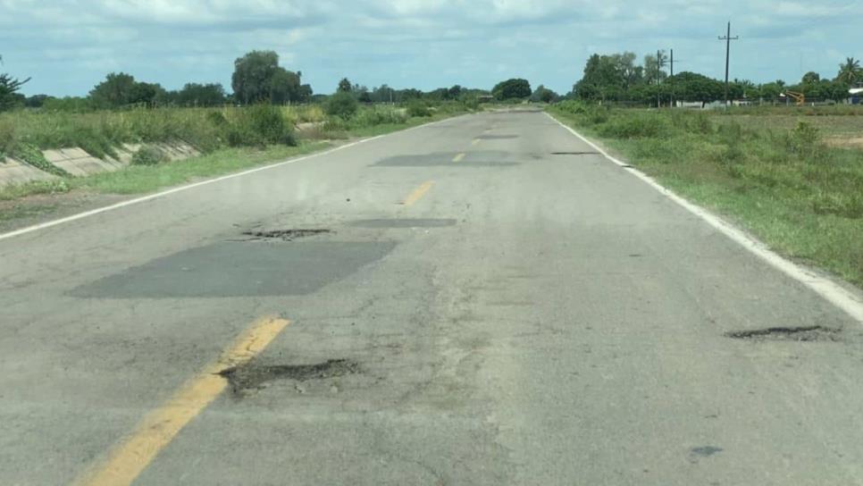 En tres meses taparán todos los baches de las carreteras en Sinaloa