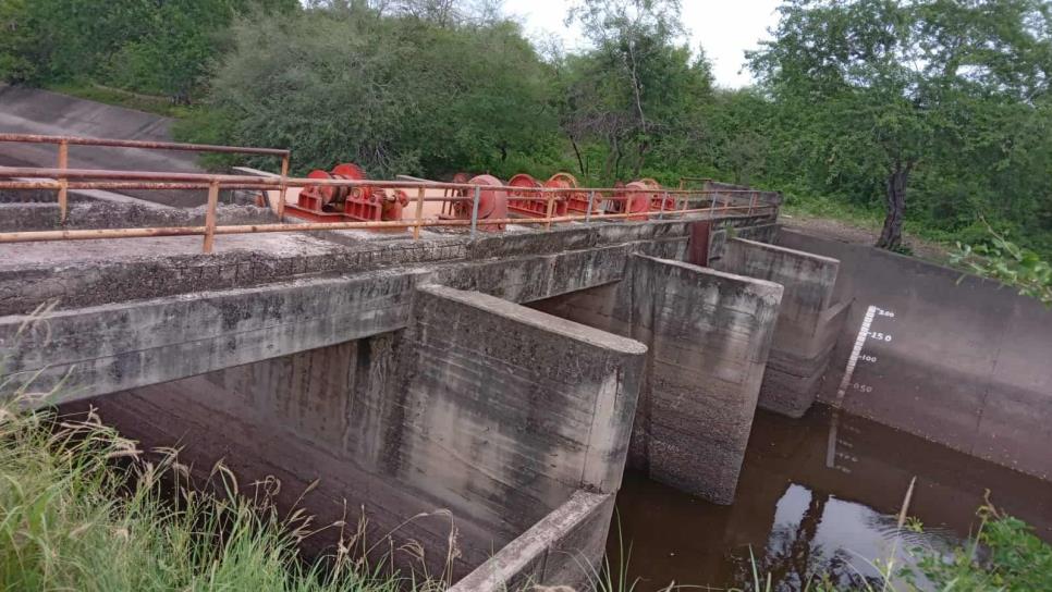 Vecinos de Costa Rica, Culiacán, hallan cadáver flotando en el canal San Lorenzo