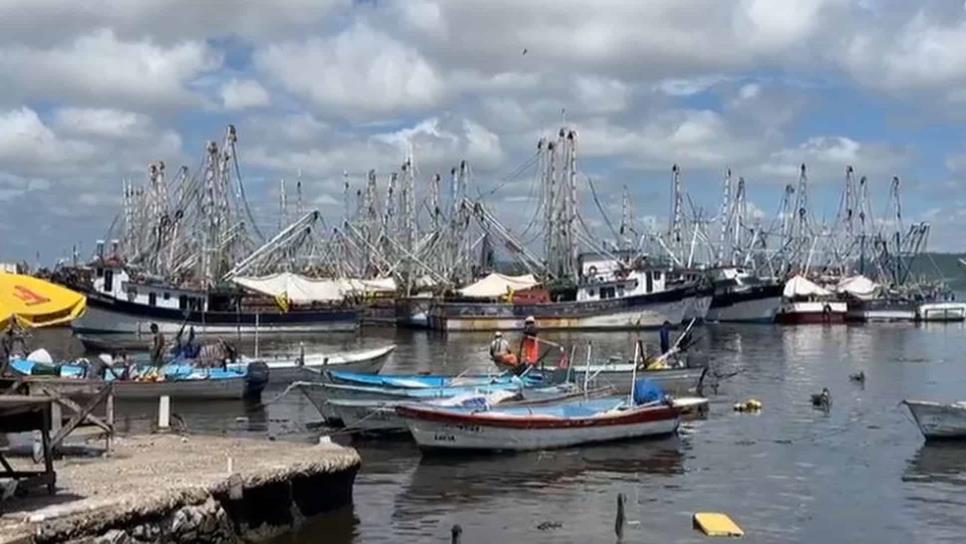 Con la fe como «timón», zarpan barcos camaroneros previo a levantamiento de veda