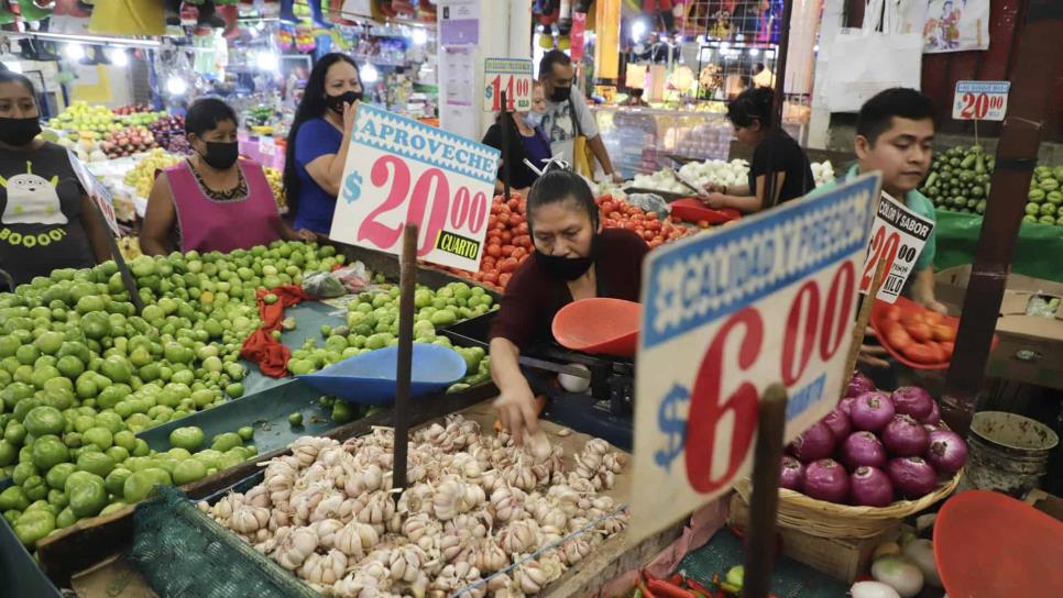 López Obrador acuerda con empresarios mantener precios de productos básicos