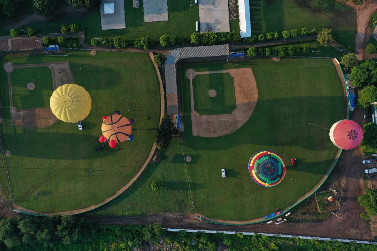 En el aniversario de Culiacán se tuvo un festival de globos. FOTO: Luz Noticias.