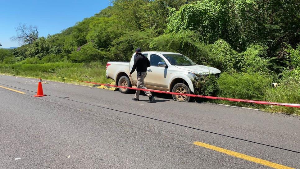 Accidente tipo volcadura deja daños materiales en el Poblado Las Milpas, El Salado