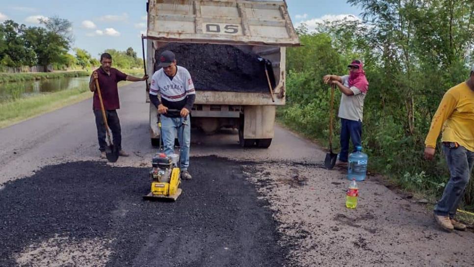 Lluvias sorpresa retrasan reparación de baches en El Fuerte