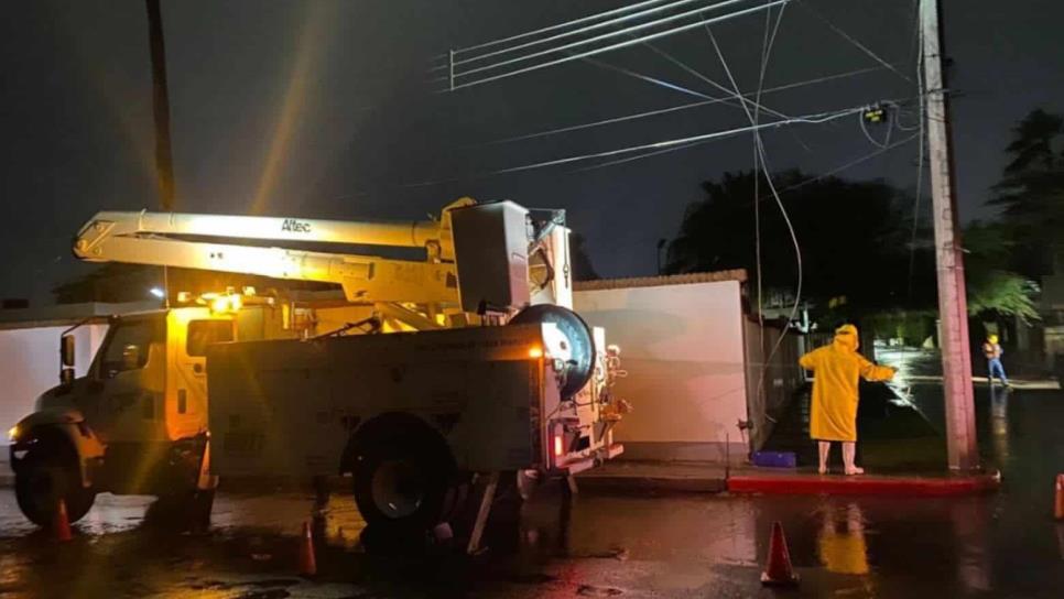 Más de 93 mil usuarios de CFE se quedan sin luz tras fuertes lluvias