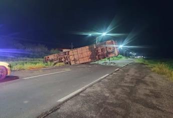 Se accidenta camión de jornaleros cerca de El Carrizo