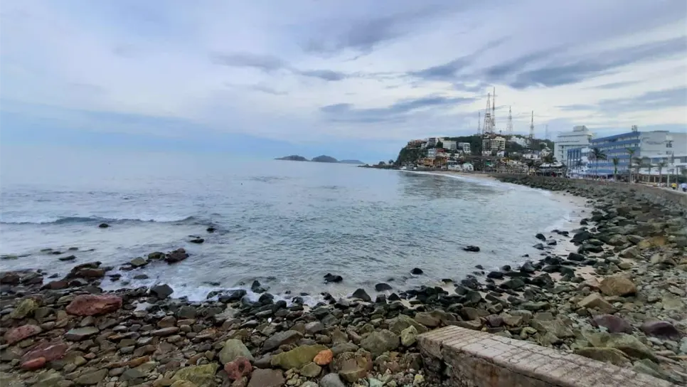 Playas de Mazatlán se mantienen abiertas al público