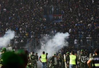 Al menos 127 muertos por unos disturbios en un partido de futbol en Indonesia