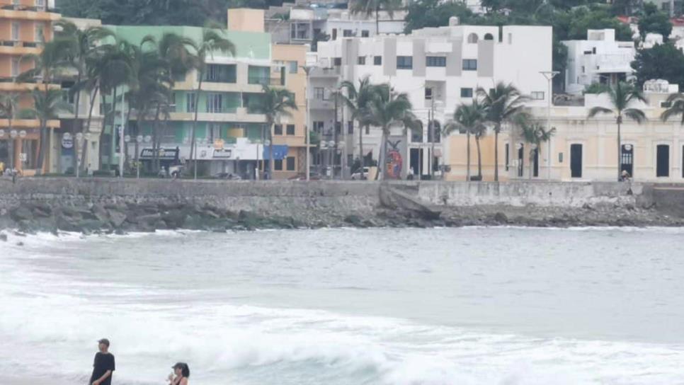 Restringen playas de Mazatlán a bañistas y embarcaciones menores