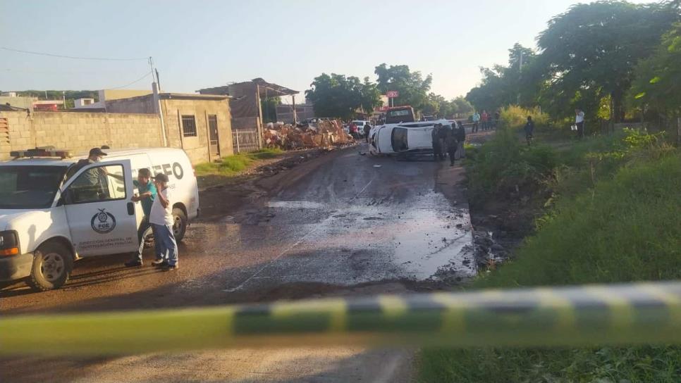 Hombre pierde la vida tras volcar en su automóvil en la colonia Loma de Rodriguera