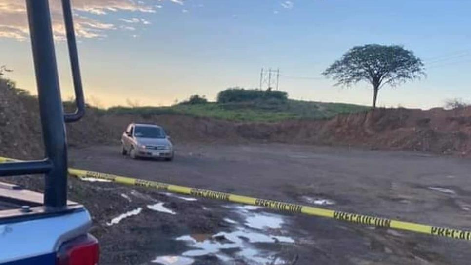 Encuentran a dos personas sin vida dentro de un vehículo en la zona norte de Mazatlán