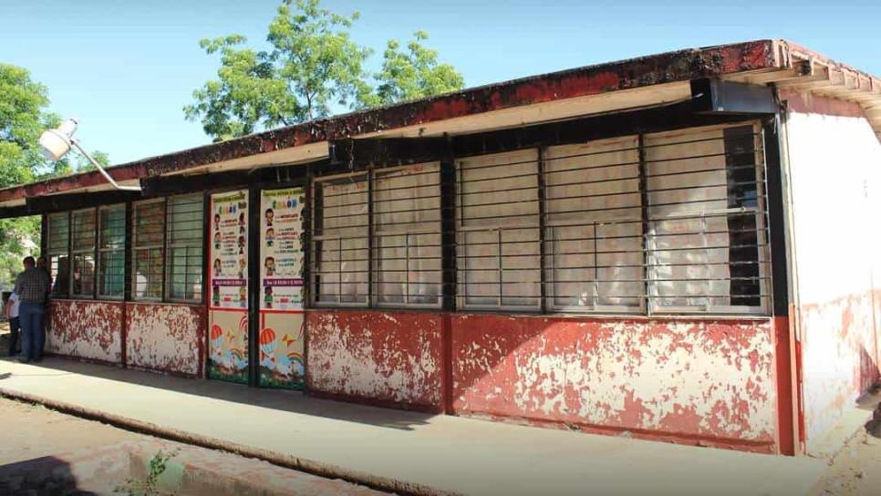 Supervisan escuelas en mal estado en Sinaloa de Leyva