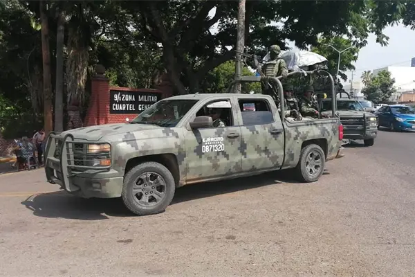 Sinaloenses dicen «SÍ» a los militares en las calles Sinaloenses dicen «SÍ» a los militares en las calles