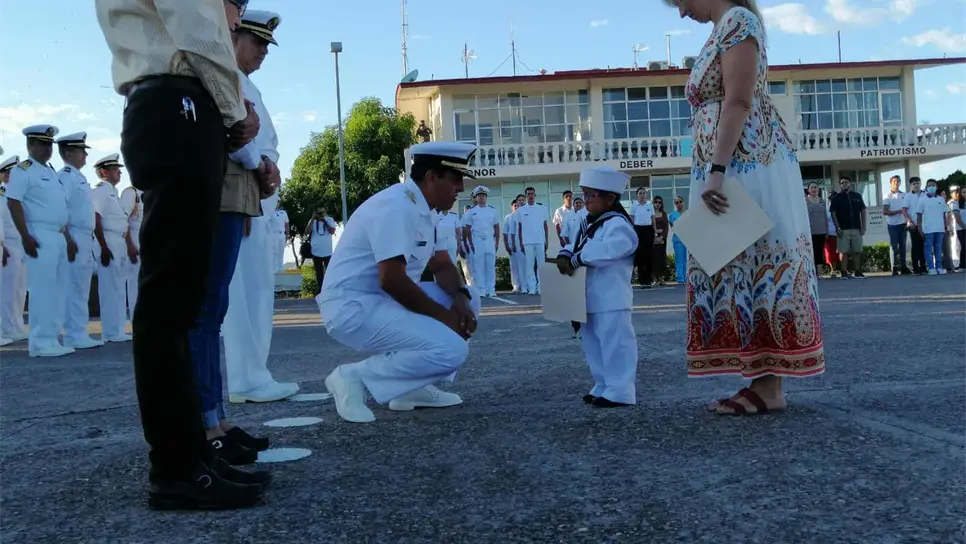 Nombran a Iker Santiago Marino por un Día y Marino Honorario