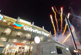 Inauguran iluminación del estadio Chevron Park