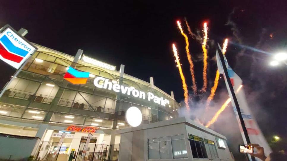 Inauguran iluminación del estadio Chevron Park