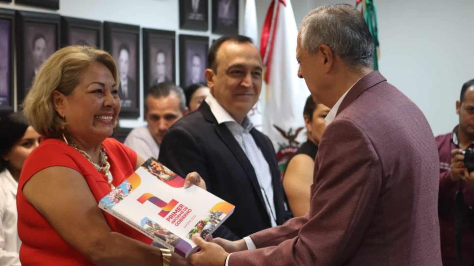 Entrega alcalde de Ahome Primer Informe de Gobierno al Cabildo