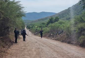 Encuentran a dos hombres asesinados y envueltos en plástico negro, al oriente de Culiacán