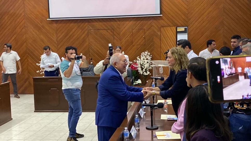 Presenta «El Químico» su renuncia como Presidente Municipal de Mazatlán