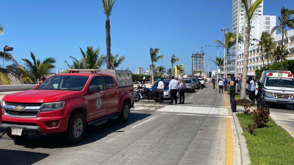 Le quitan la vida a balazos a dos turistas en plena playa de Mazatlán