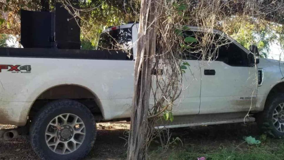 Aseguran camioneta blindada y con porta fusiles calibre 50, en Culiacán