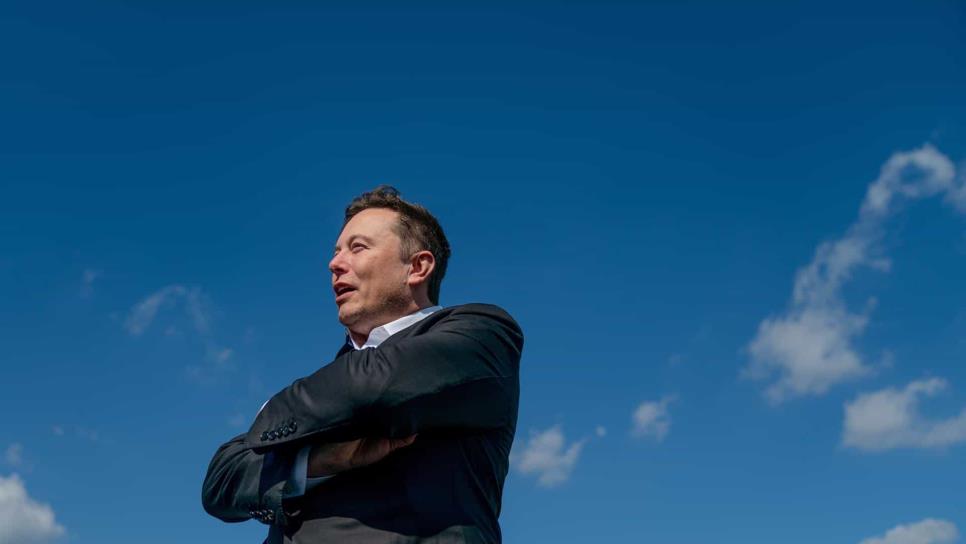 Elon Musk ya es dueño de Twitter y despide a sus máximos ejecutivos, según prensa