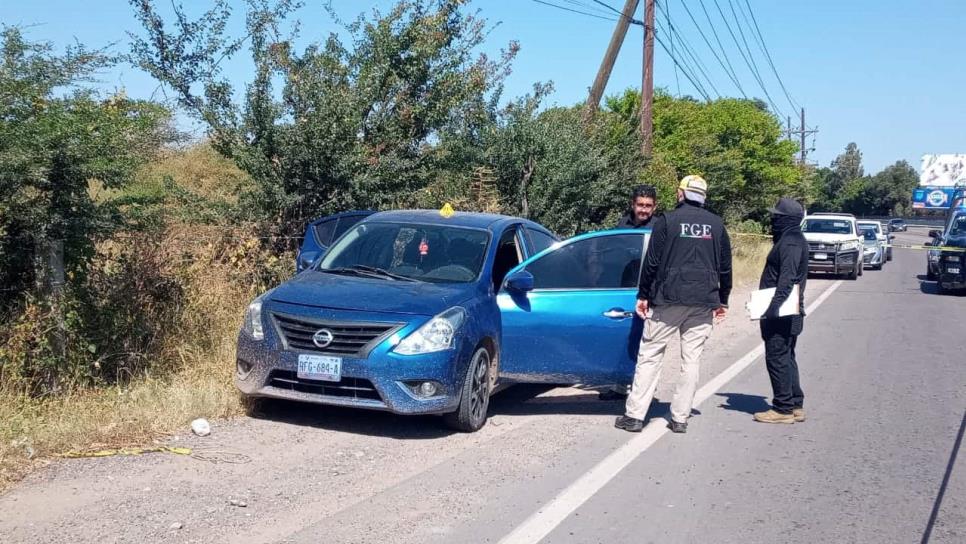 Encuentran a hombre asesinado a balazos a bordo de un automóvil en la carretera Culiacán-Eldorado