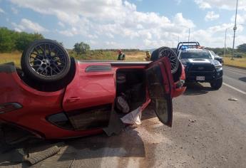 Joven de 18 años vuelca en camioneta Porsche en la carretera La Costerita