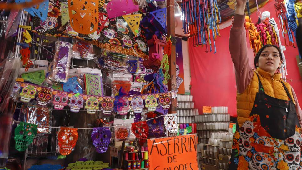 El tradicional altar de Día de Muertos de México resiente la inflación