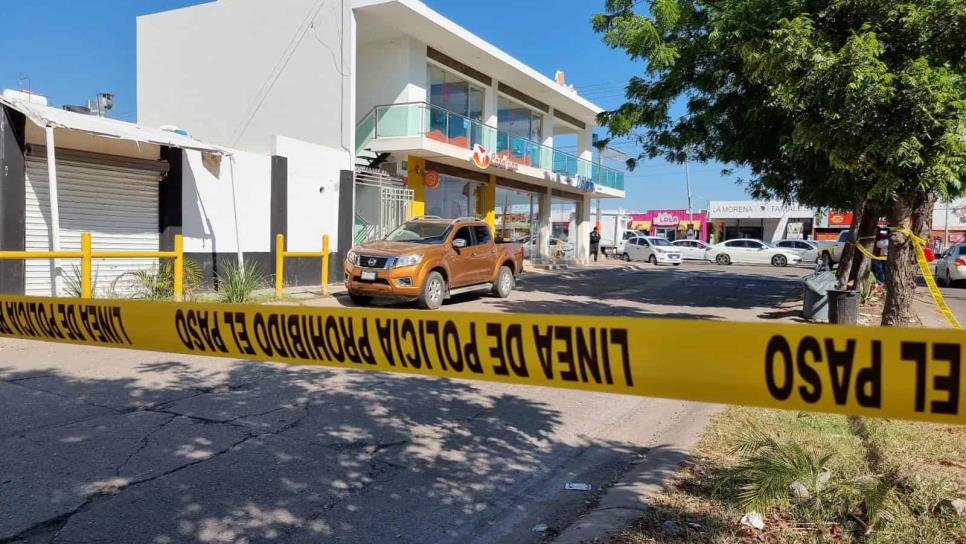 Matan a joven en la entrada de restaurante en el fraccionamiento Valle Dorado, en Culiacán