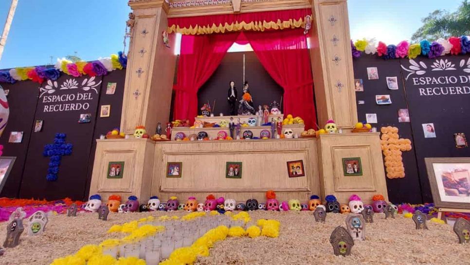 Con altar monumental, Badiraguato conmemora el Día de Muertos