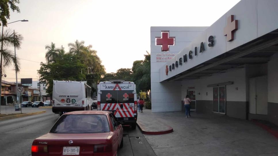 Joven llega baleado a la base de Cruz Roja Culiacán y se va en un automóvil para evitar a las autoridades