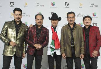 En pleno concierto Los Tigres del Norte se enteran de la muerte de su madre