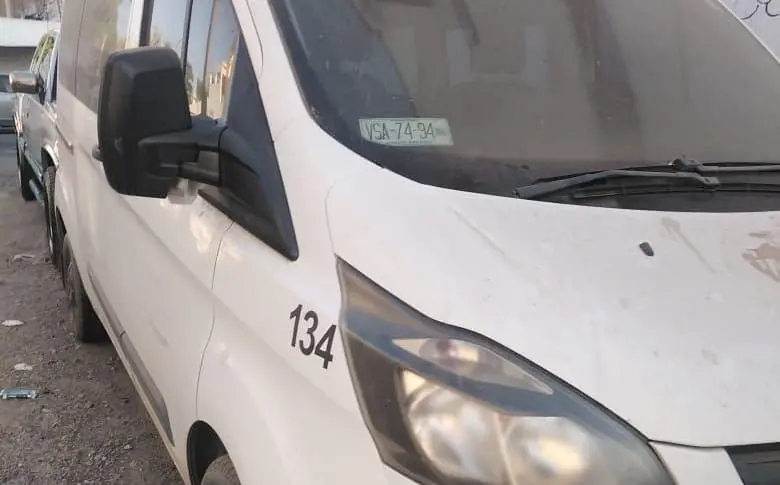 Denuncian camioneta abandonada para discapacitados del sexenio de Quirino