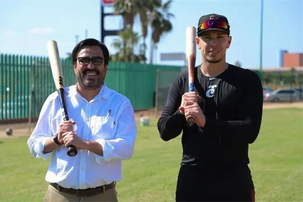 Alcalde de Culiacán se reúne con Joey Meneses en los campos del ISDE Alcalde de Culiacán se reúne con Joey Meneses en los campos del ISDE