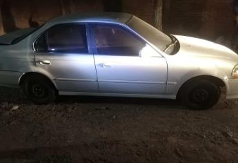 Policías estatales aseguran carro con reporte de robo en Culiacán