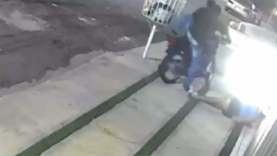 Asaltan a joven en Culiacán; lo insultan y golpean por no traer dinero