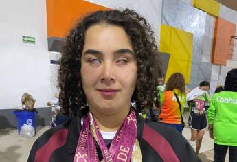 Mazatleca Claudia Aguirre gana su tercer oro en Paranatación