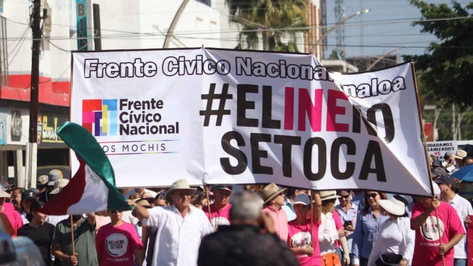 Marchan en contra de la Reforma Electoral en Los Mochis