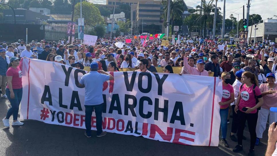 El INE no se toca: Marchan en Culiacán en contra de la Reforma Electoral