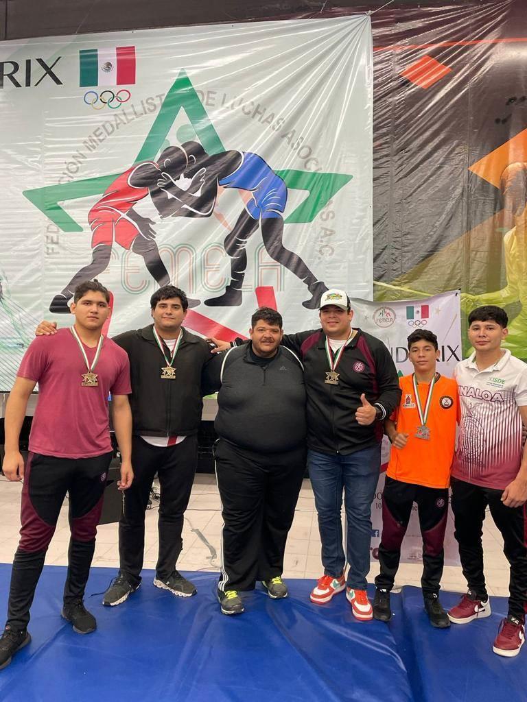 Conquista Sinaloa tres de oro en el Grand Prix de Luchas