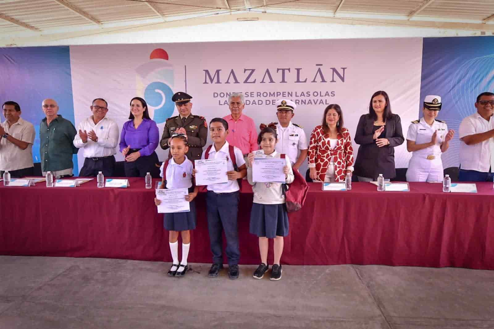 Ayuntamiento de Mazatlán se compromete a apoyar primaria