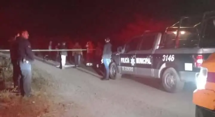 Hallan a joven asesinado a balazos dentro de canal de Toboloto, Navolato