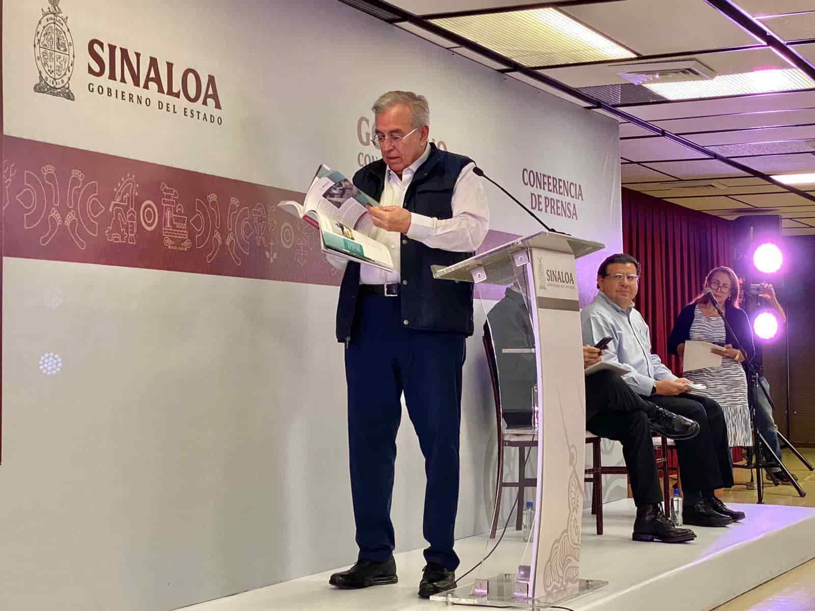Rocha Moya presenta el primer libro de su Informe de Gobierno