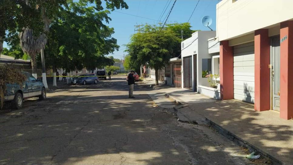 Delincuente entra a una primaria, asalta a los maestros y dispara arma de fuego en Culiacán