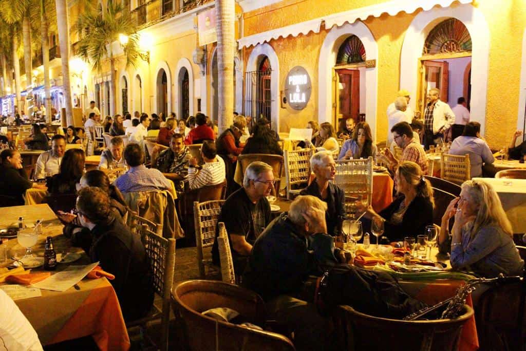 Restaurantes de Mazatlán abrirán desde temprano por partidos del Mundial
