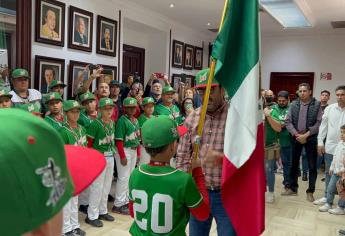 Alcalde de Culiacán abandera a la Selección Mexicana de Beisbol U10