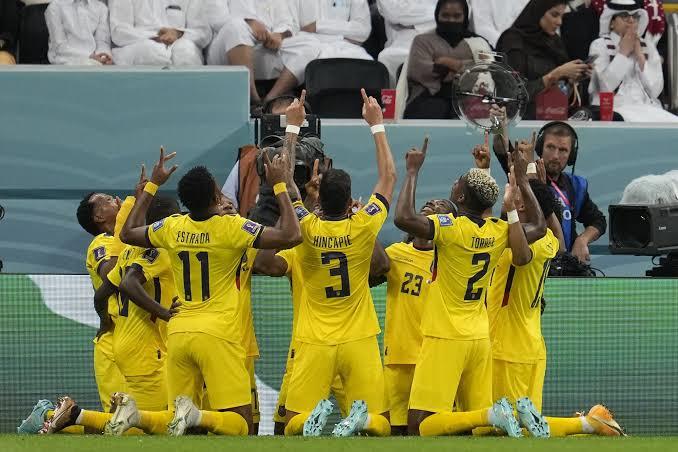 Ecuador vence a Qatar en el arranque del Mundial 2022